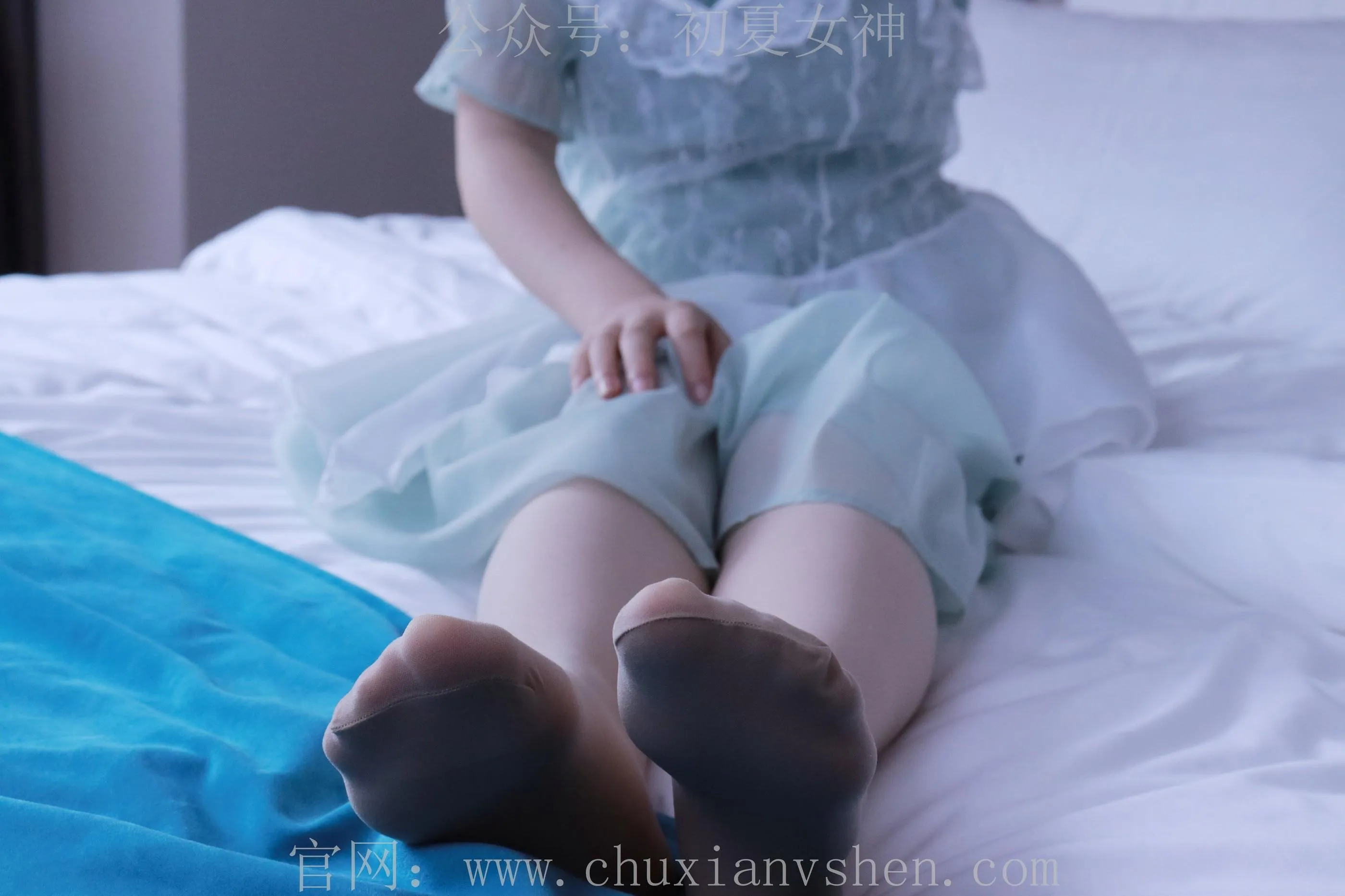 初夏女神 NO.009 念念 绿野仙踪M码连衣裙搭回力球鞋 [120P]插图1